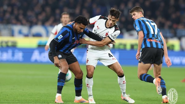 ميلان يفرط في الفوز تعادل بين ميلان واتالانتا الدوري الإيطالي