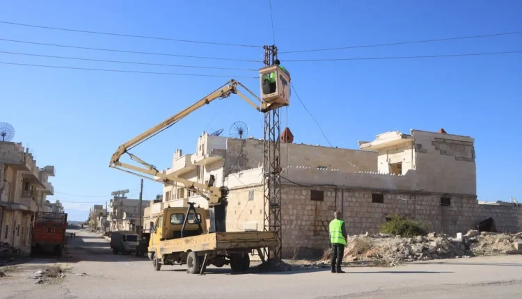 تشهد مدينة حلب خلال الأيام الأخيرة تحسنًا تدريجيًا في واقع الكهرباء، إذ وصلت ساعات التغذية في بعض الأحياء إلى ثماني أو عشر ساعات يوميًا،