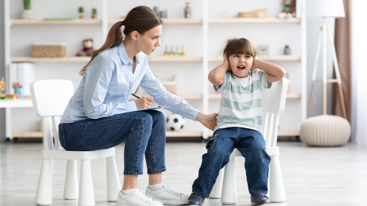 فك-شفرة-القلق-لماذا-يرفض-أطفال-adhd-الذهاب-إلى-المدرسة-والحل-في-خطوات.