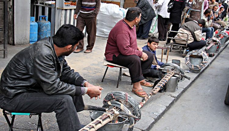 الحكومة الانتقالية في سوريا تسير نحو إعطاء الأولوية لجذب الاستثمارات الأجنبية، خاصة في مجالات إعادة تأهيل البنى التحتية المدمرة.