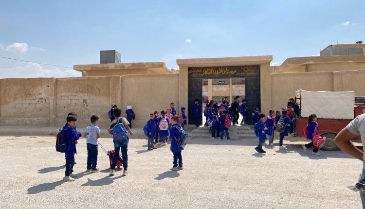 مع انطلاق العام الدراسي الجديد، بدأت بعض المدارس في دمشق وريفها بتطبيق فصل الطلاب بحسب الجنس، سواء عبر تخصيص مدارس