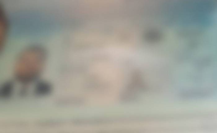 أثار تسريب صور من جوازات سفر عدد من الدبلوماسيين السوريين موجة جدل واسعة على مواقع التواصل الاجتماعي، بعدما نشرت صفحات سورية معارضة