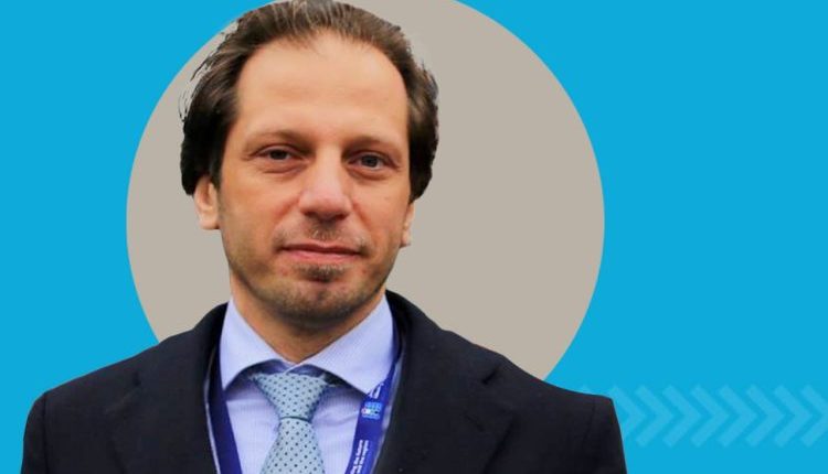 حذر فضل عبد الغني، من أن سوريا تمر حالياً بمرحلة هي الأخطر منذ سقوط نظام الأسد، مشيراً إلى تصاعد مؤشرات العنف والانتهاكات في مختلف المناطق