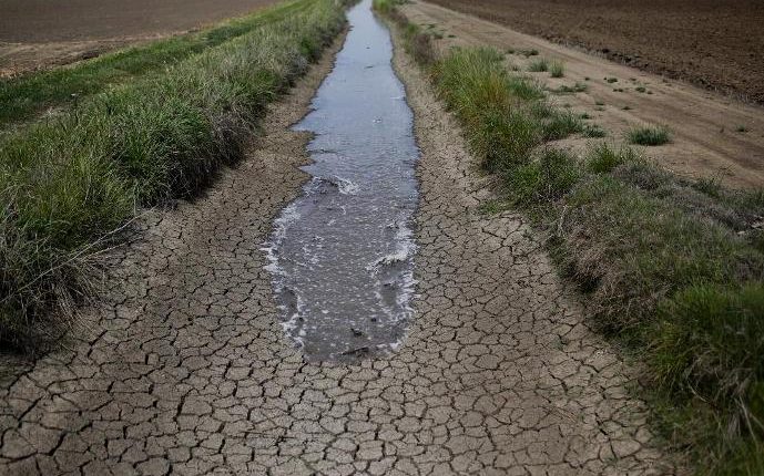 تعيش محافظة القنيطرة منذ سنوات أزمة حادة في مياه الشرب والري، انعكست بشكل مباشر على حياة الأهالي ونشاطهم الزراعي.