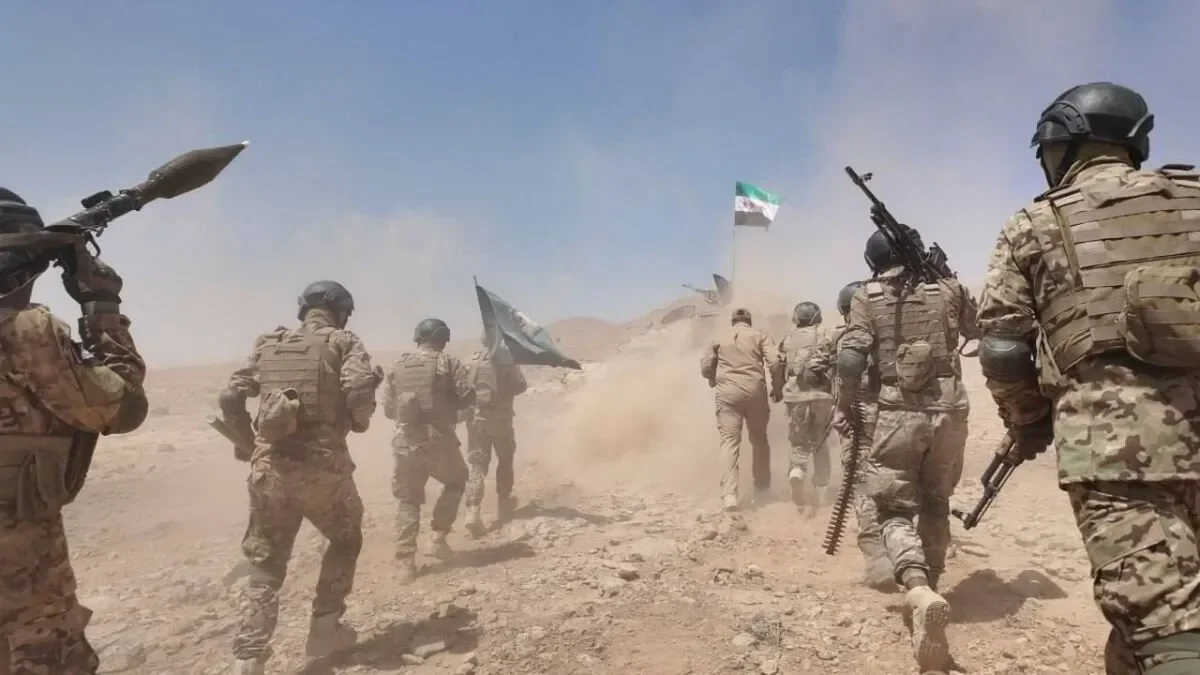 ريف دير الزور الشرقي تصعيد قسد الجيش السوري، وسط تبادل للاتهامات بشأن خروقات متكررة لوقف إطلاق النار في المنطقة.