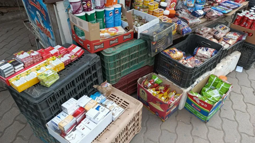 شهدت الأسواق السورية تحوّلاً جذرياً مع فتح باب الاستيراد دون ضوابط، والسماح باستخدام الدولار في عمليات البيع والشراء.