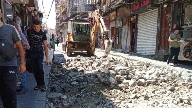 بعد نحو ثلاثة أشهر على انطلاق أعمال مشروع إعادة تأهيل شوارع وأرصفة دمشق القديمة، تقترب الورشات من إنجاز المرحلة النهائية