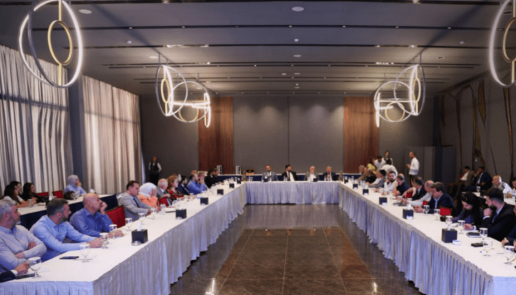 سوريا تطلق مؤتمر ومعرض الاسمنت 2025 وزارة الاقتصاد والصناعة السورية محمود فضيلة