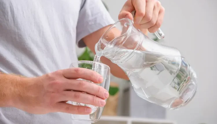 5-أسرار-صحية-غير-متوقعة-خلف-كوب-الماء-الماء.