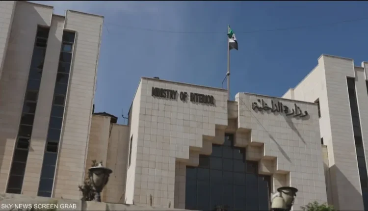 تستعد وزارة الداخلية لإصدار قرار يمنح رتباً عسكرية لنحو 70 من المشايخ العاملين حالياً ضمن كوادرها، دون الاعتماد على الخبرة المهنية