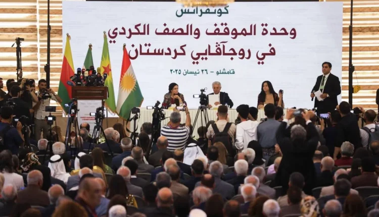 كشف مصدر مطلع لموقع تلفزيون سوريا أن الوفد الكردي المشترك وجّه دعوة رسمية للقاء الرئيس الانتقالي السوري أحمد الشرع في دمشق