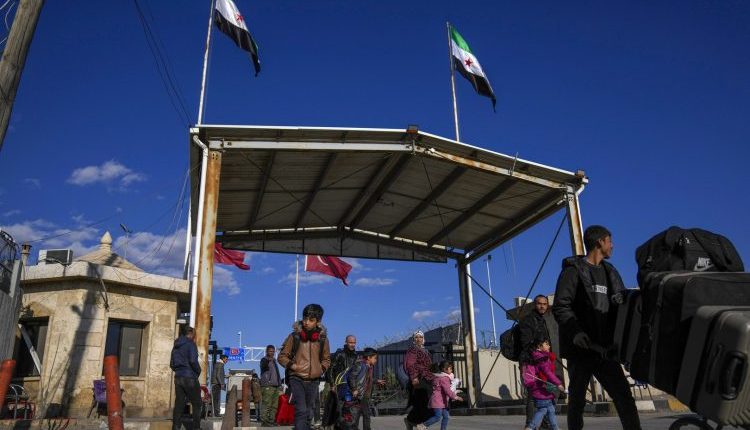 أعلنت المفوضية السامية للأمم المتحدة لشؤون اللاجئين أن أكثر من مليون ومئتي ألف لاجئ سوري عادوا إلى بلادهم