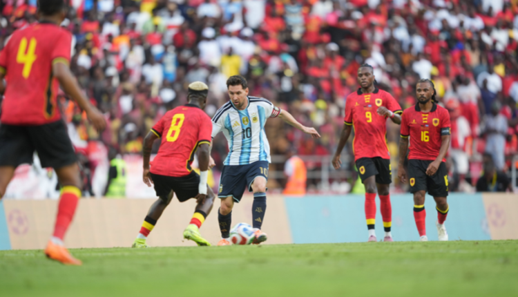 ميسي ومارتينيز يقودان الأرجنتين لفوز ودي على أنغولا