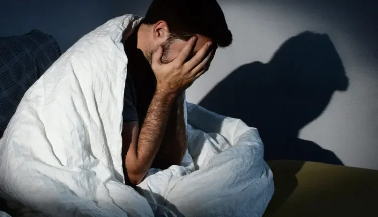 سارق-العمر-الهادئ-كيف-يدمّر-الحرمان-من-النوم-صحة-قلبك-ببطء-كل-ليلة