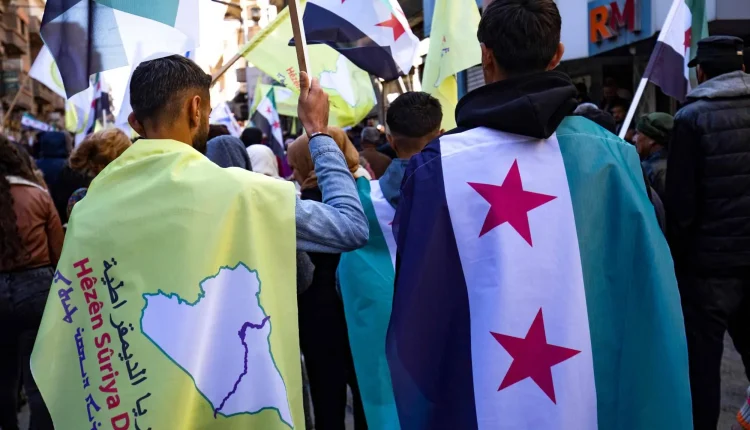 من المقرر أن تُعقد مفاوضات حاسمة بين قوات سوريا الديمقراطية (قسد) والحكومة السورية الانتقالية في المستقبل القريب، خارج الأراضي السورية