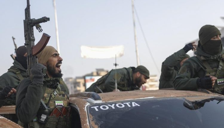 تشهد محافظة درعا تصاعدًا في حالة الفلتان الأمني، مع استمرار حوادث القتل والسطو وانتشار السلاح بين المدنيين منذ الإطاحة بالنظام السابق.