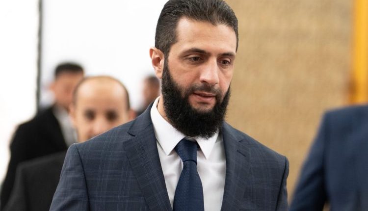 أفاد مسؤولان كبيران لوكالة رويترز أن سوريا أحبطت مؤامرتين منفصلتين لداعش تهدفان إلى اغتيال الرئيس السوري للمرحلة الانتقالية أحمد الشرع