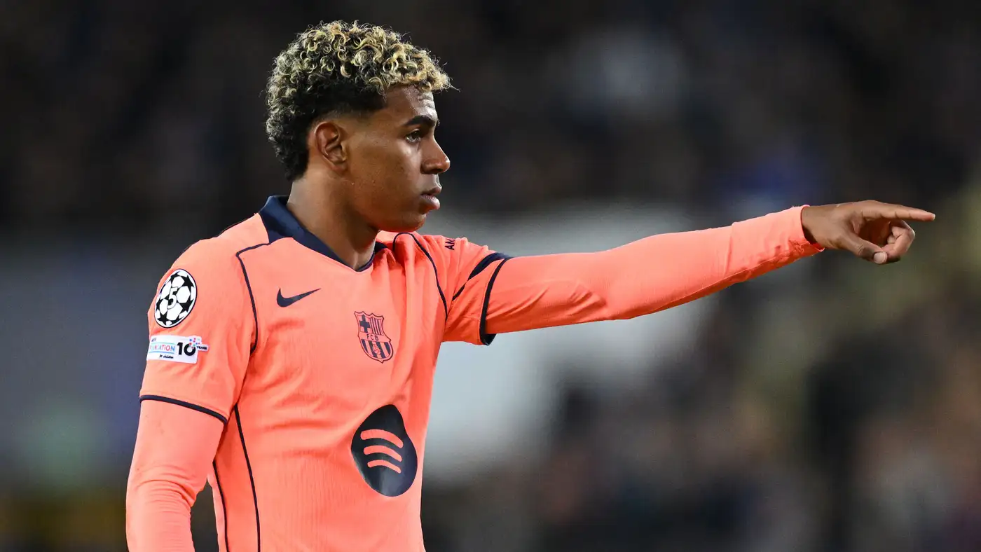 برشلونة خبير بلجيكي يطمئن على حالة لامين يامال سيلتا فيغو خوان لابورتا