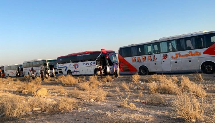 تشهد الطرق الواصلة بين مناطق الحكومة السورية الانتقالية والإدارة الذاتية لشمال وشرق سوريا حالة من التخبط المتكرر، مع إغلاق بعضها بالكامل