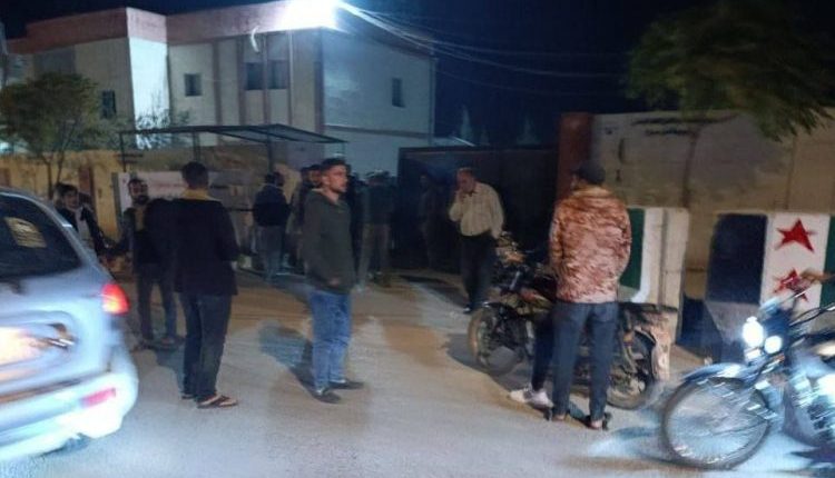 شهدت مدينة مارع بريف حلب الشمالي توترًا واستنفارًا، عقب حادثة اعتداء مسؤول في جهاز الأمن العام على أحد أبناء البلدة.