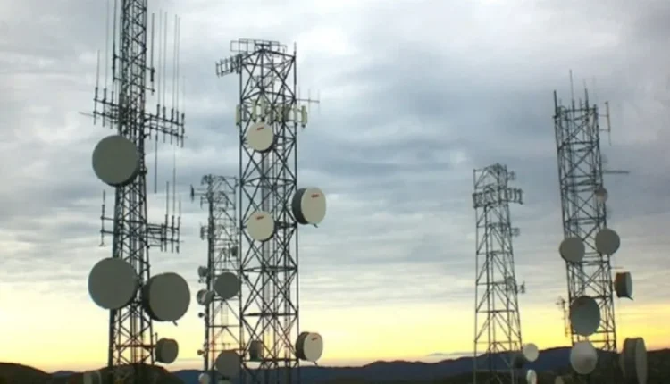 شهد السوريون خلال الأيام الماضية صدمة جديدة تمثّلت بارتفاع كبير ومفاجئ في أسعار خدمات الإنترنت الخلوي ون أي تحسن ملموس في الجودة