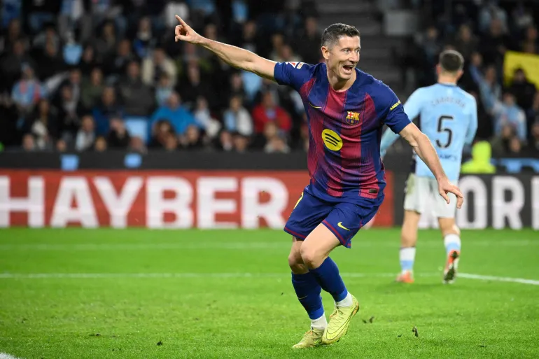 ليفاندوفسكي يتخطى نيمار ويتساوى مع لويس أنريكي في سجل هدافي النادي الكتالوني