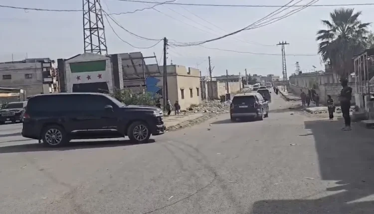 شهدت القنيطرة، خلال الساعات الماضية، وصول رتل كبير يضم أكثر من 20 سيارة، من بينها سيارات ترافقها آليات تابعة للشرطة العسكرية السورية