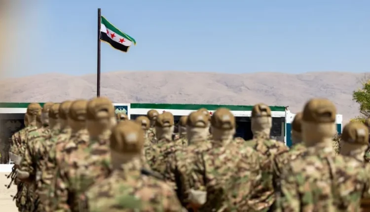 يعمل أحمد الشرع على إنشاء جيش سوري جديد يشكّل العمود الفقري للدولة خلال المرحلة الانتقالية، وفق معهد دراسات الحرب الأمريكي.