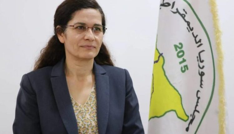 دعت إلهام أحمد، إلى استقبال مسؤولين أتراك في مناطق سيطرة الإدارة، بهدف فتح حوار مباشر حول مسار السلام بين الطرفين.