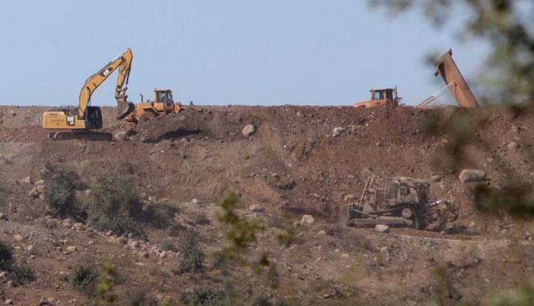 تعيش محافظة القنيطرة، جنوب سورية، تحت وطأة أوضاع معيشية وأمنية متدهورة تتصاعد منذ سقوط نظام الأسد نتيجة التوغلات الإسرائيلية المتكررة