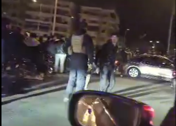 شهدت مدينة اللاذقية تصاعدًا خطيرًا في أعمال العنف، تمثّل في اعتداءات على منازل ومحال تجارية تعود لمدنيين من أبناء الطائفة العلوية.