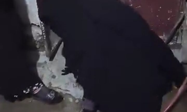 تقبيل قدم في ريف حلب