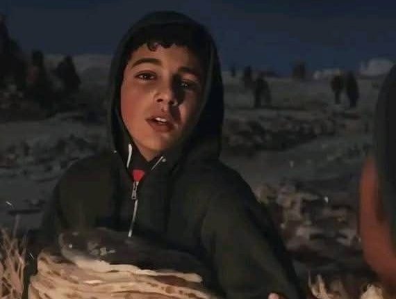 أثارت حادثة الاعتداء على اليافع حمزة حسن موجة غضب وتفاعل كبيرين، عقب انتشار مقطع مصوّر يوثّق تعرّضه للضرب بسبب انتمائه للطائفة العلوية.