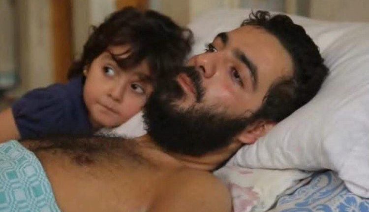 أثار اعتقال الشاب أنس عتال، المصاب بشلل رباعي، من قبل عناصر الأمن العام بريف إدلب، حالة من الجدل والاحتقان في الأوساط الشعبية