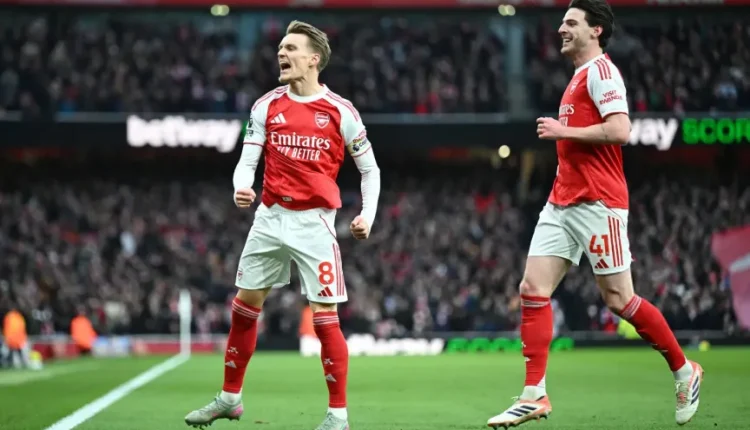 أرسنال يستعيد عرش الصدارة بعد الفوز على برايتون بثنائية أوديجارد