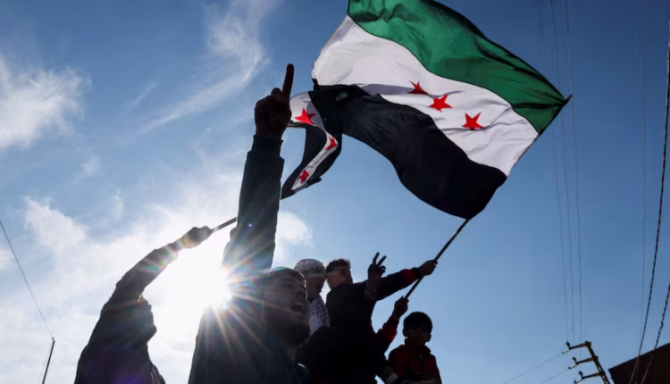 سوريا مرحلة جديدة تحت قيادة أحمد الشرع، ومع ذلك، ما زالت البلاد تعاني من التحديات السياسية والأمنية العميقة