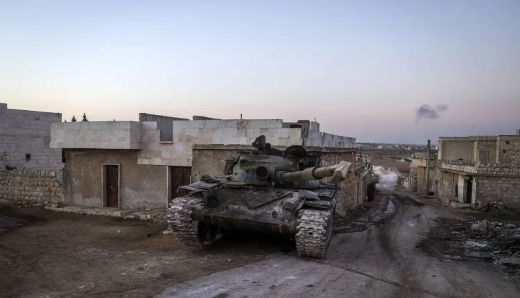 سقوط النظام السوري تفكيك الجيش السوري واحدة من أكثر الملفات تعقيدًا وإثارة للجدل.