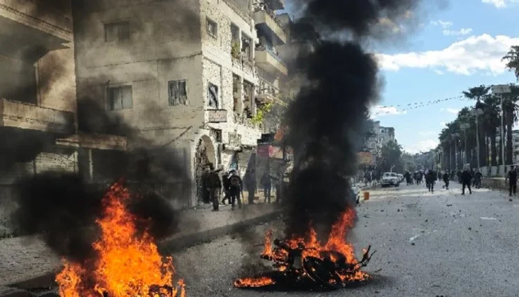 شهدت مدن الساحل السوري خلال الساعات الماضية تصعيدًا أمنيًا واسعًا تمثل في حملات اعتقال، وأعمال شغب، وفرض إجراءات أمنية مشددة