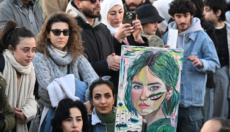 بعد سقوط الأٍد الناشطات السوريات يواجهن النقطة صفر خطاب ذكوري بحت