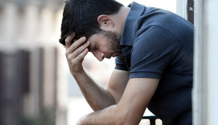 من غرف العمليات إلى العيادات النفسية.. كيف يعيد غاز الضحك ترتيب كيمياء الدماغ؟