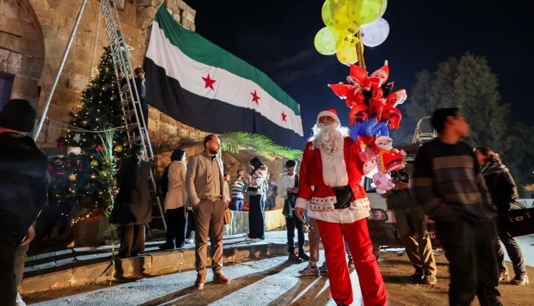 بعد مرور عام على سقوط نظام بشار الأسد، تبدو “سوريا الجديدة” أبعد ما تكون عن مرحلة الاستقرار التي توقعها كثيرون.