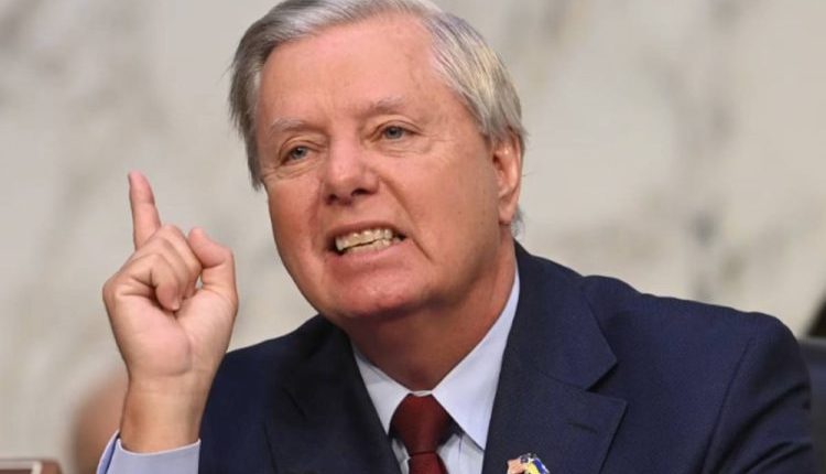 أعلن عضو مجلس الشيوخ الأميركي ليندسي غراهام عزمه التقدم بتشريع جديد يفرض عقوبات صارمة على أي حكومة أو جهة تستهدف الكرد