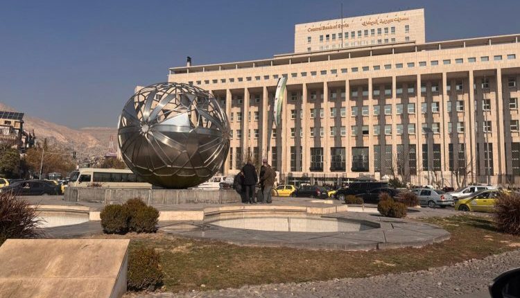 دخلت سوريا عام 2026 من دون إعلان رسمي عن الموازنة العامة للدولة، رغم مضي نحو أسبوعين على بدء العام الجديد، في خطوة أعادت طرح تساؤلات واسعة
