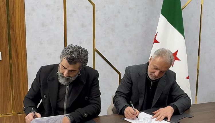 أثار إعلان رجل الأعمال السوري محمد حمشو توقيعه اتفاقًا شاملًا مع الحكومة الجديدة في سوريا، ردود فعل واسعة ومتناقضة في الشارع السوري