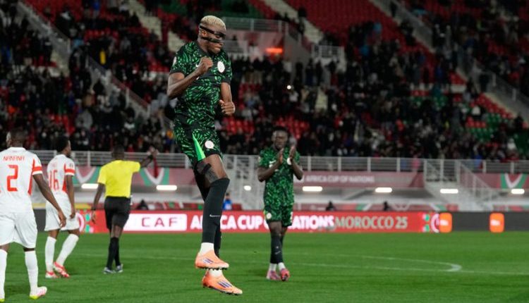نيجيريا تكتسح موزمبيق برباعية فيكتور أوسيمين كأس أمم أفريقيا 2025
