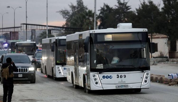 أعلنت السلطات السورية الانتقالية إنهاء وجود قسد في حيي الشيخ مقصود والأشرفية بمدينة حلب، عقب مواجهات عنيفة توقفت بوساطة دولية