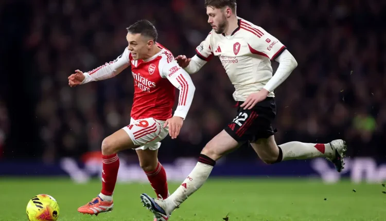آرسنال يتعثر في فخ ليفربول الدوري الإنكليزي الممتاز مارتينيلي