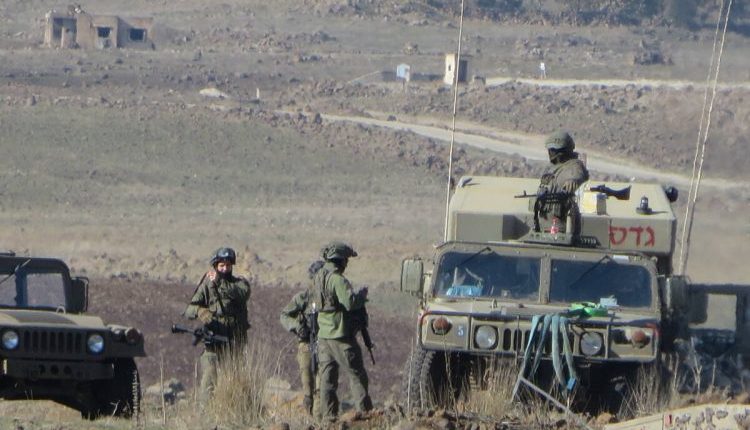 استهدفت قوات الاحتلال الإسرائيلي المتمركزة في تل الأحمر الغربي، الأراضي الزراعية القريبة من بلدة كودنة في ريف القنيطرة، بالرشاشات الثقيلة