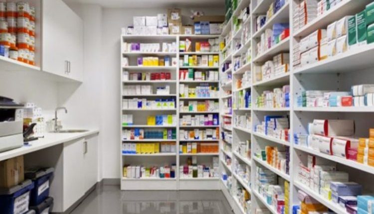 تواجه الصيدليات التركية ضغوطًا مالية متزايدة نتيجة تأخر تسديد مستحقات فواتير الأدوية الخاصة باللاجئين السوريين