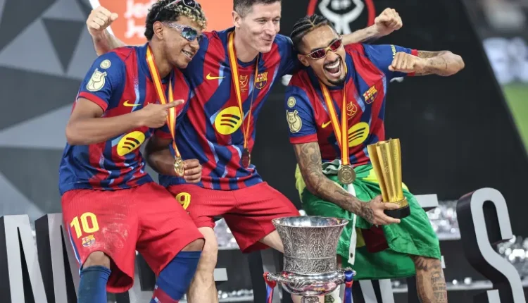 برشلونة المنتشي بلقب السوبر في ضيافة راسينغ سانتاندير كأس ملك إسبانيا